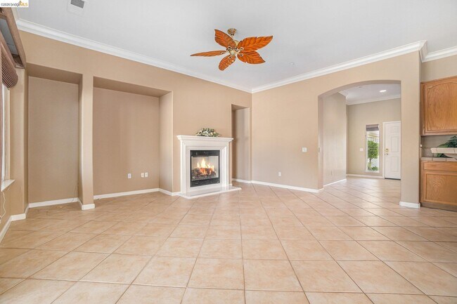 Building Photo - 599 Pomona Dr