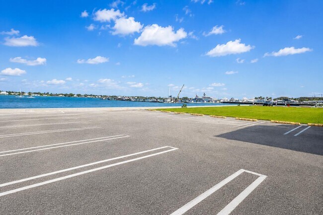 Building Photo - 4500 N Flagler Dr