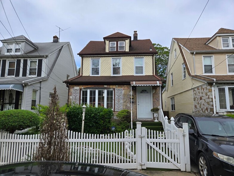 Primary Photo - 111-10 204th St