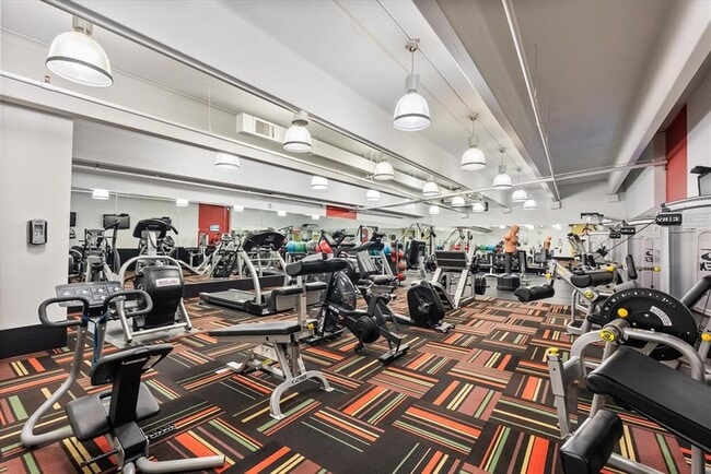 Building Photo - 101 S Eola Dr