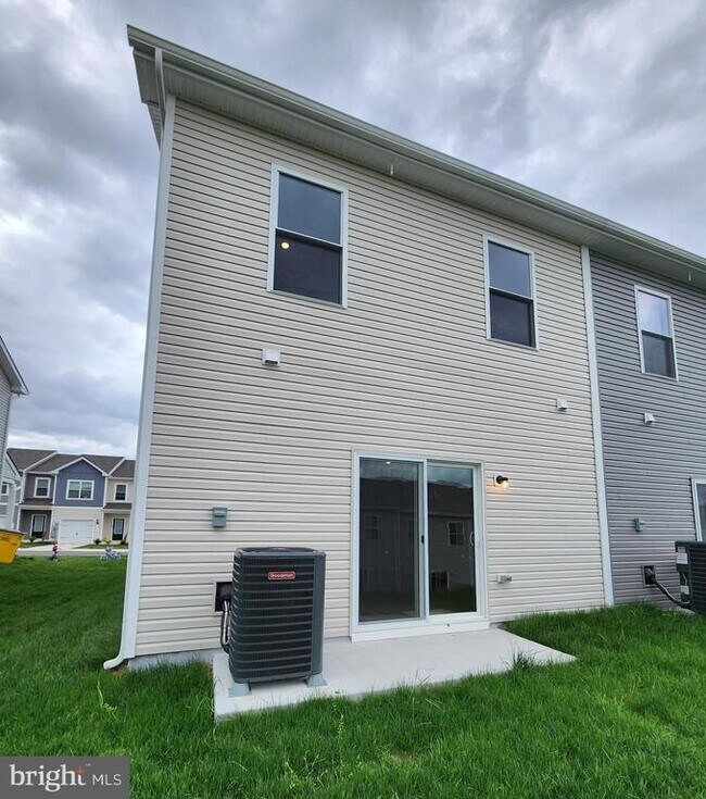 Building Photo - 115 Cramsford St
