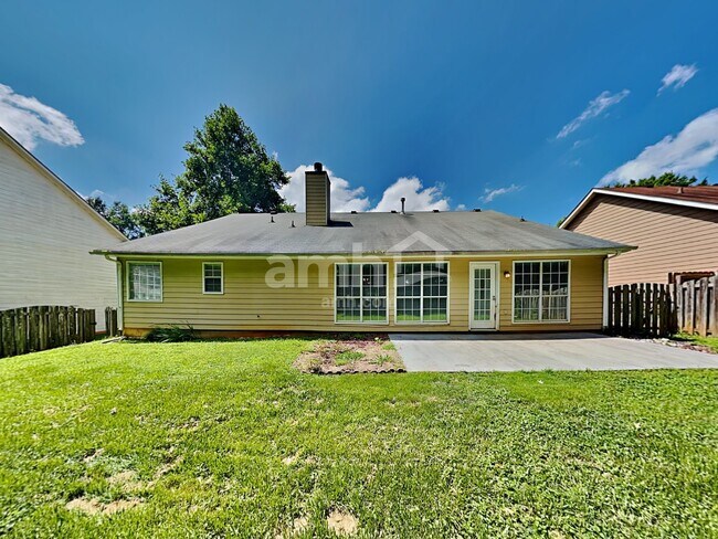 Building Photo - 4620 English Oaks Ln NW