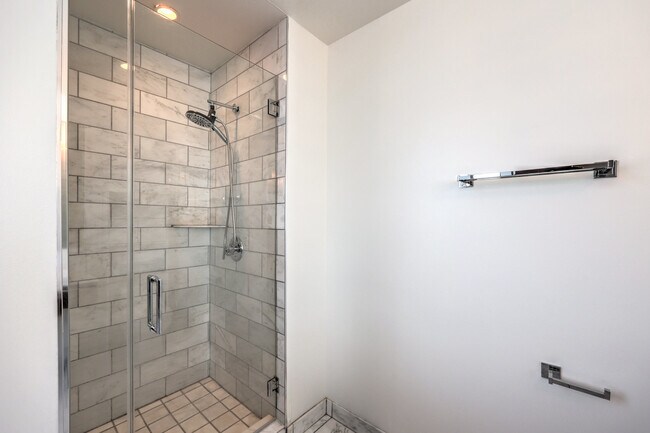 Building Photo - 4471 Dean Martin Dr