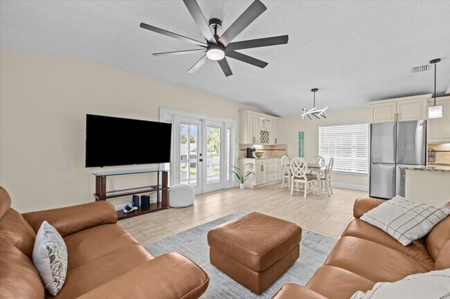 Building Photo - 7318 S Kissimmee St