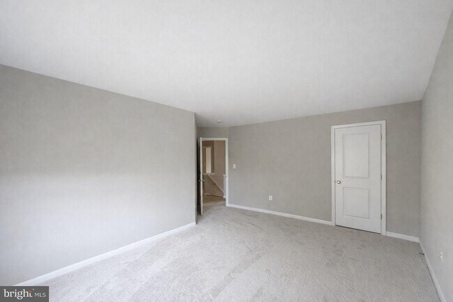 Building Photo - 12314 Tanalian Falls Ln