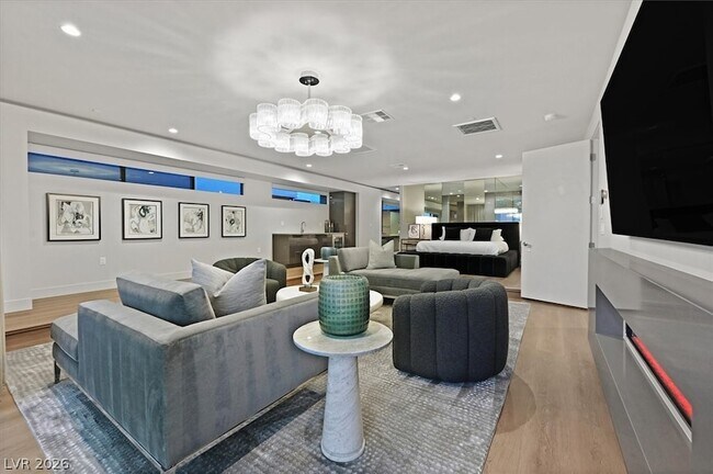 Building Photo - 807 Magnum Cliff Ct