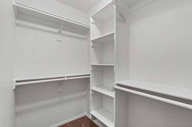 Building Photo - Rupple Meadows - 4 bed / 4 bathroom Coming In April