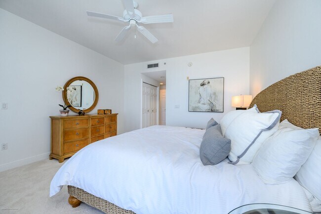 Building Photo - EXECUTIVE VACATION RENTAL