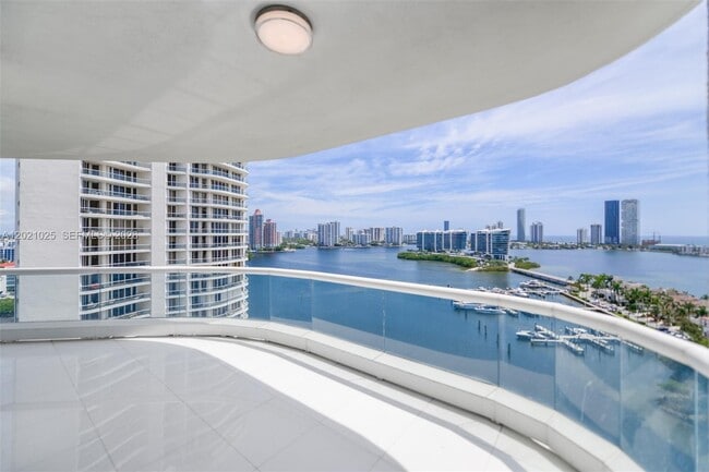 Building Photo - 6000 Island Blvd