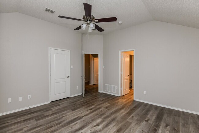 Building Photo - 360 Marsha St