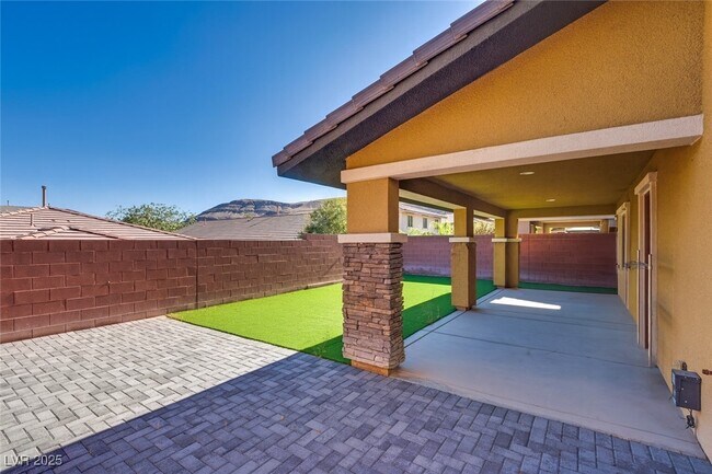 Building Photo - 10589 Acacia Park Pl