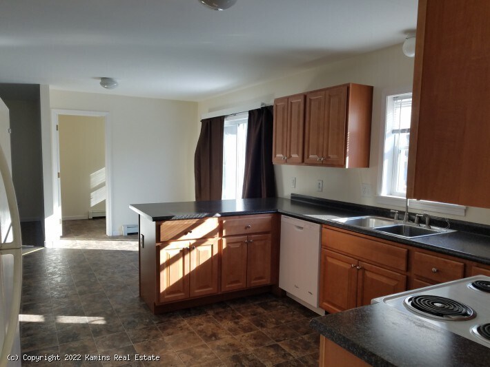 Building Photo - 237 Green Ave