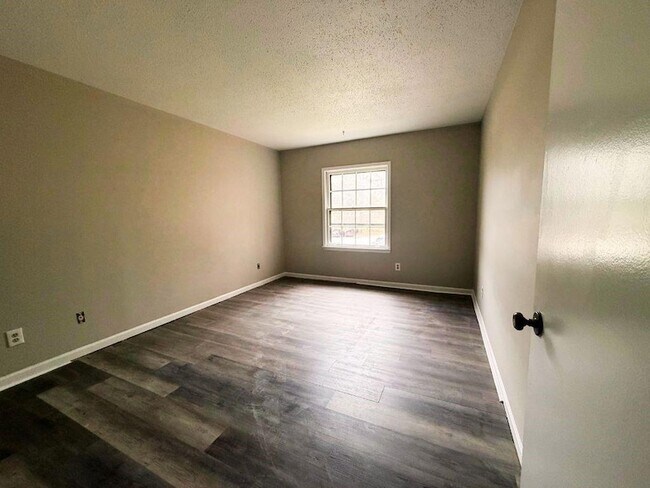 Building Photo - 2928 Parc Lorraine