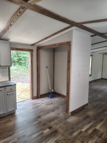 Building Photo - 125 Shady Oaks Lndg