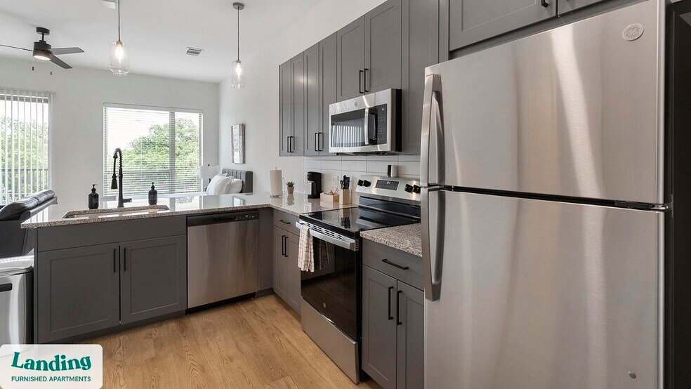 Building Photo - 650 E Sycamore St