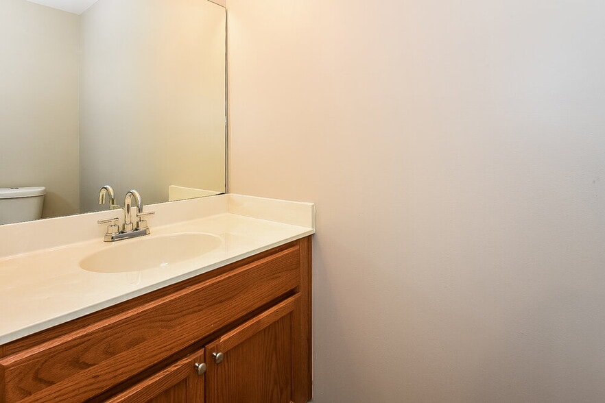 Building Photo - 313 Village Chase