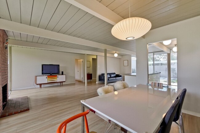 Building Photo - 4BD/2BA Cupertino Gem with Modern Upgrades!