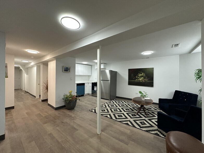 Building Photo - 1626 N Fairfield Ave