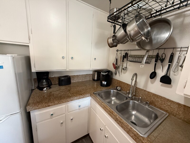 Building Photo - 822 Island Ct