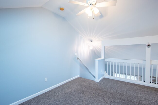 Building Photo - For Rent – Beautifully Updated Townhome in Gull Point a Waterfront Community