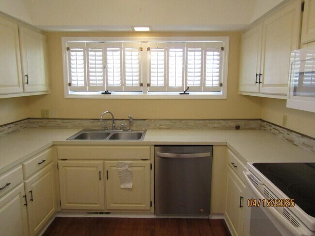 Building Photo - 603 Colony Dr