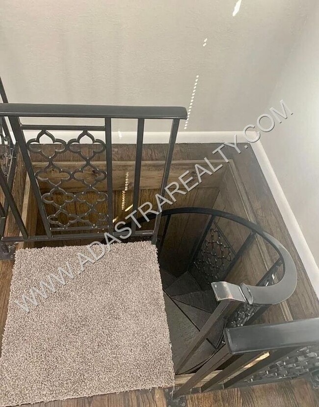 Building Photo - Beautiful Newly Remodeled Raytown Home-Ava...