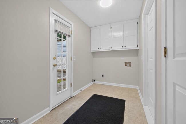 Building Photo - 129 Springbrook Dr