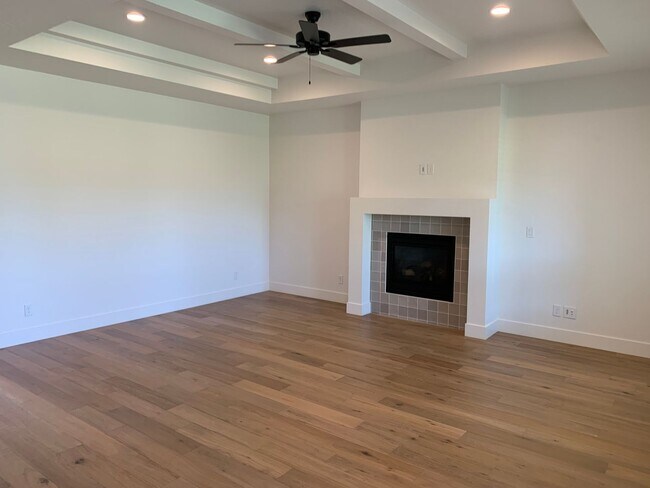 Building Photo - Newer Star Single Family Home!!!
