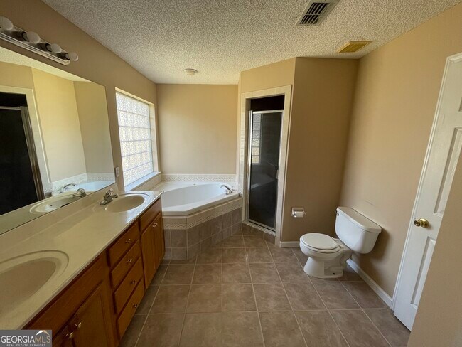 Building Photo - 604 Wild Grape Dr