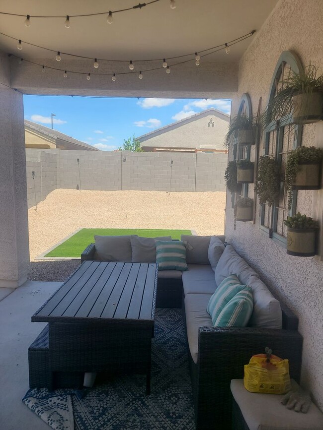 Building Photo - 3 Bedroom, 2 Bath Home Available 08/01/25!!