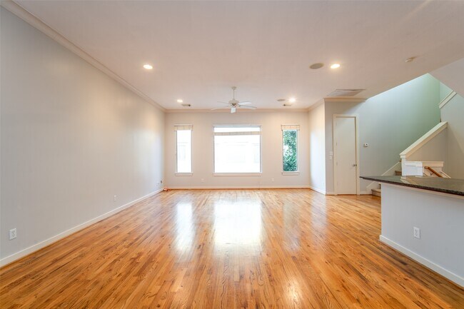 Building Photo - 4430 Center St