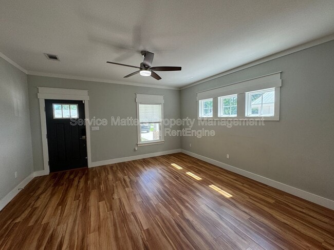 Building Photo - 1416 E Baars St