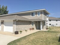 Building Photo - 261-267 Meadowside Dr
