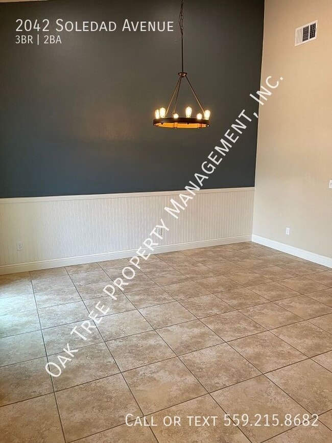 Building Photo - 2042 N Soledad Ave