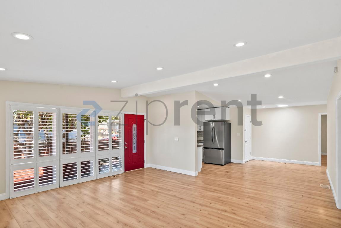 Building Photo - Unit