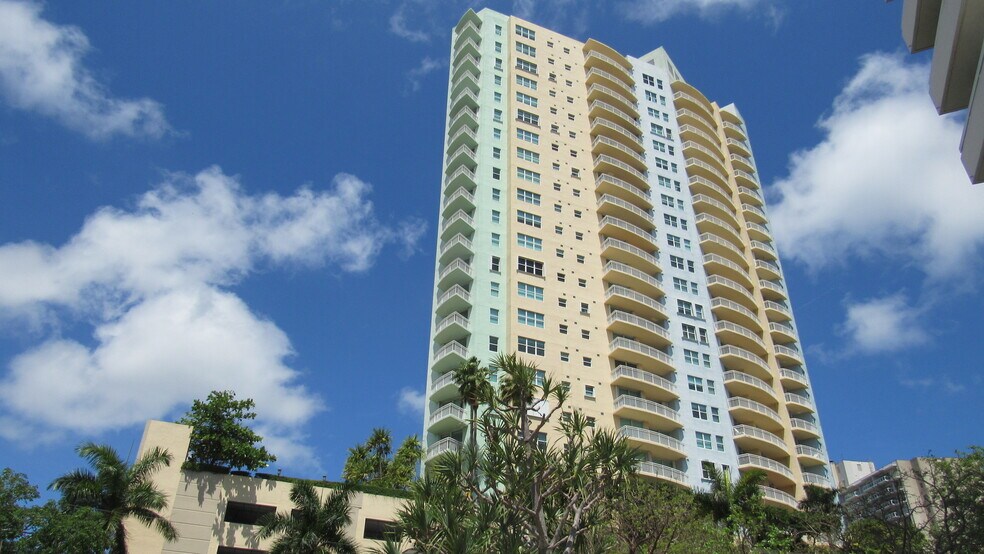 Building Photo - 2475 Brickell Ave