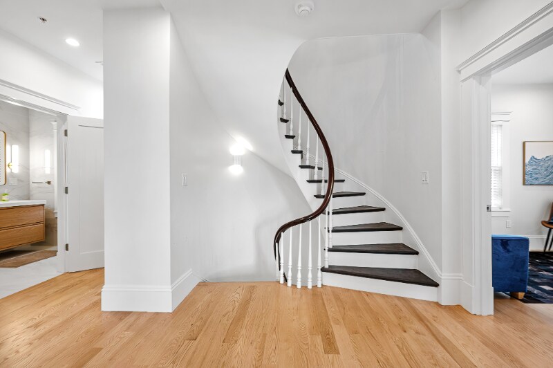 Building Photo - 30 E Main St