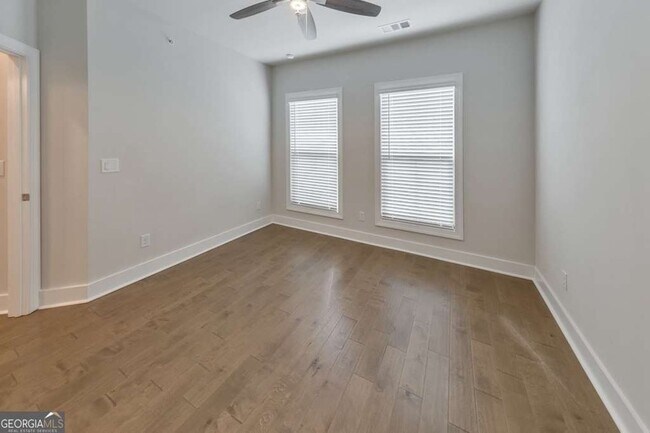 Building Photo - 413 Bishop Ln