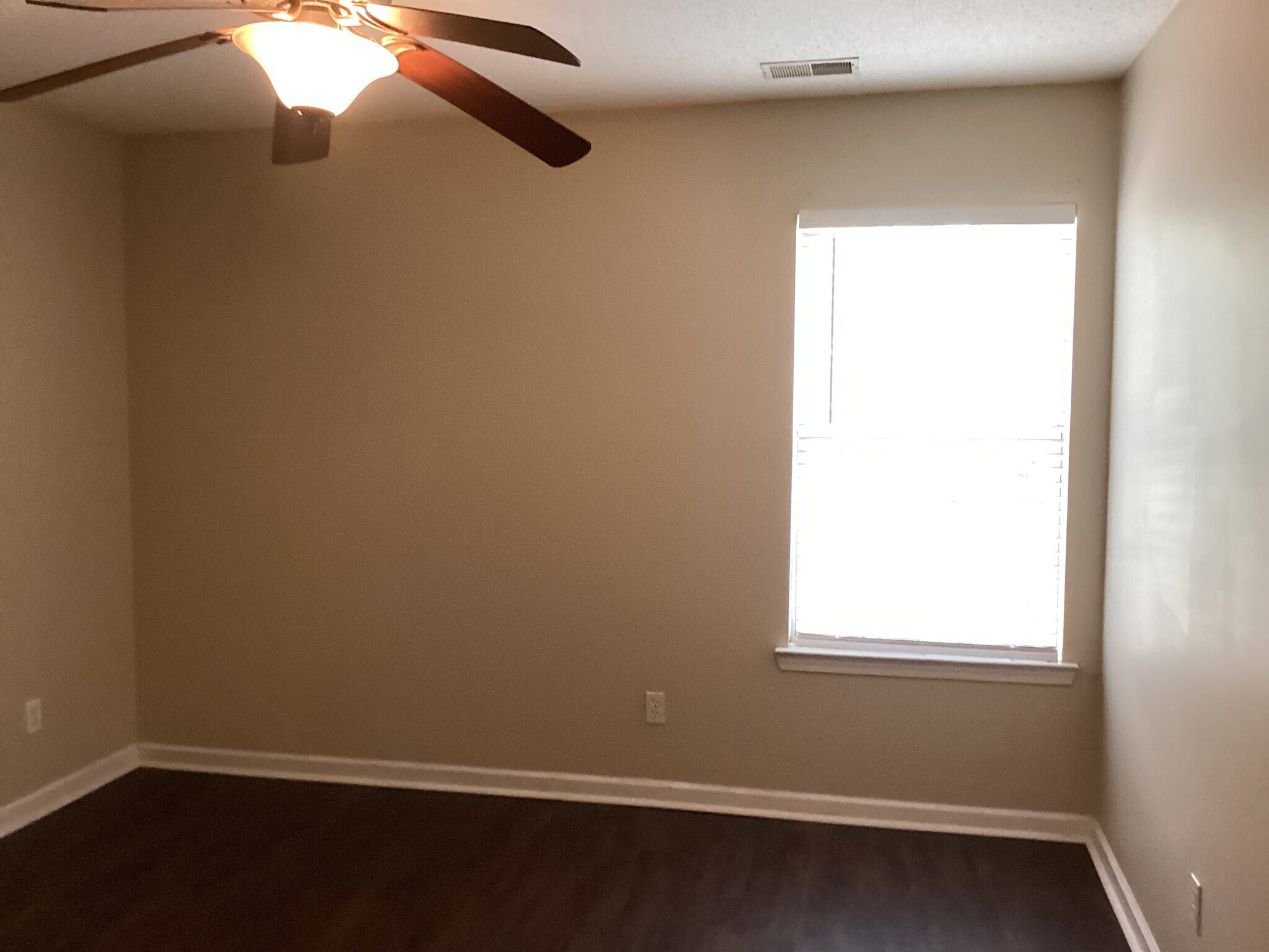 Building Photo - 493 Live Oak Walk
