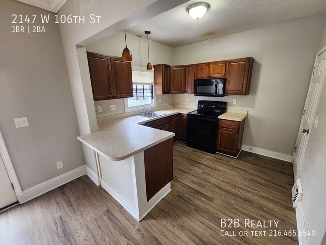 Building Photo - 2147 W 106th St