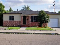 Building Photo - El Cajon Classic 2 bedroom 1 bath updated ...