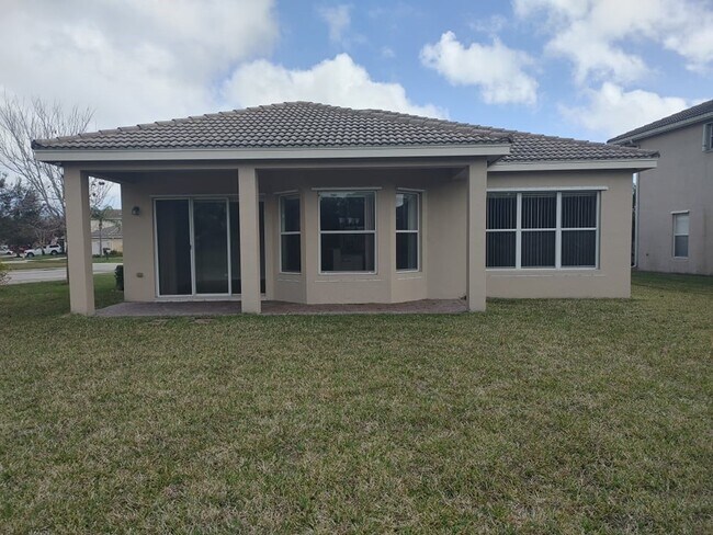 Building Photo - 1905 Grey Falcon Cir SW