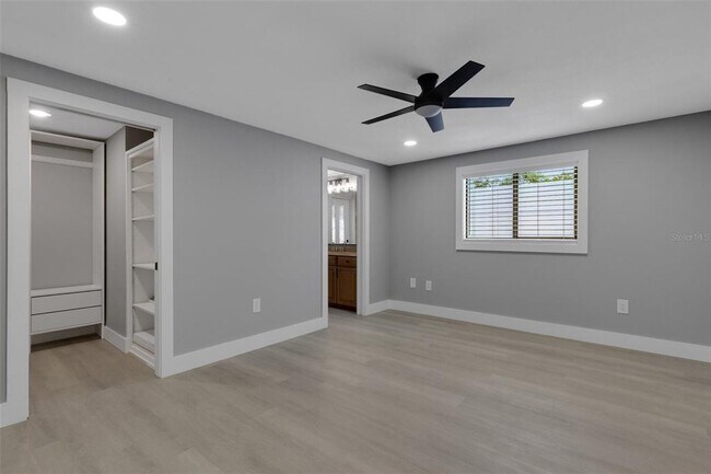 Building Photo - 4645 Hunter Ridge Dr