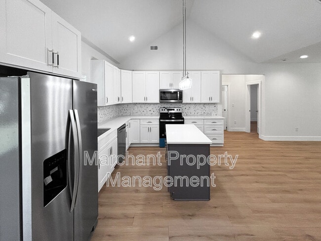 Building Photo - 7 20th St