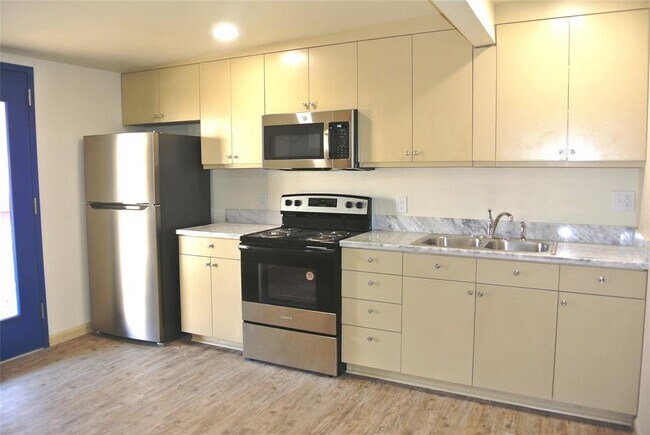 Primary Photo - 111 W 2nd St
