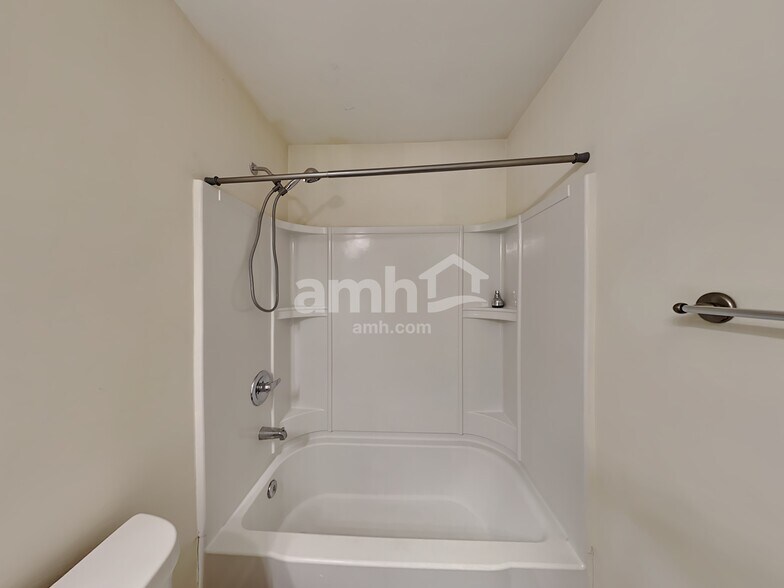 Building Photo - 2465 Beal St