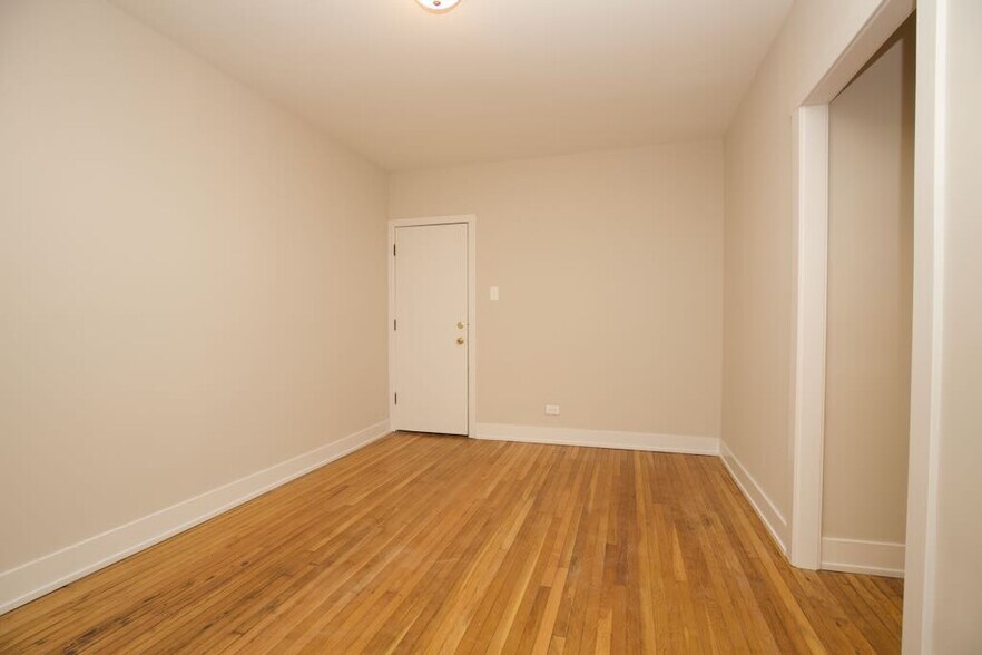 Building Photo - 3300 W Schubert Ave