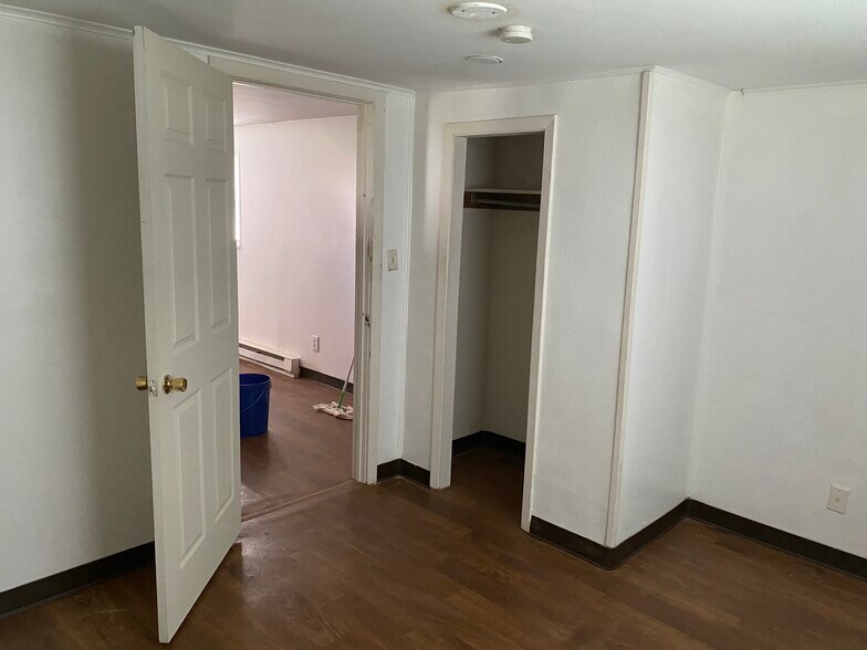 Building Photo - 511 Galveston St