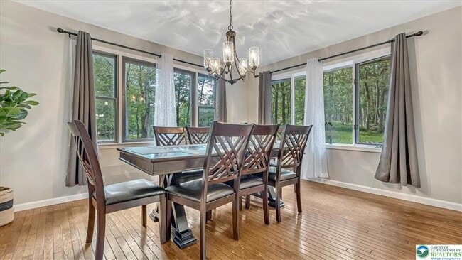 Building Photo - 115 White Oak Ct