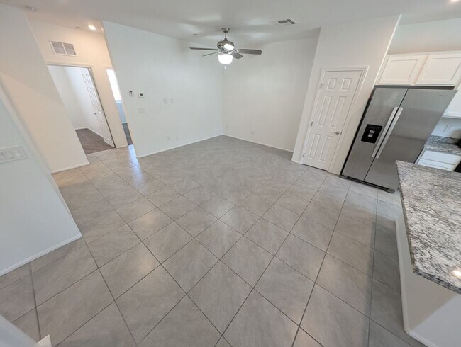 Building Photo - 664 Vetiver Ln